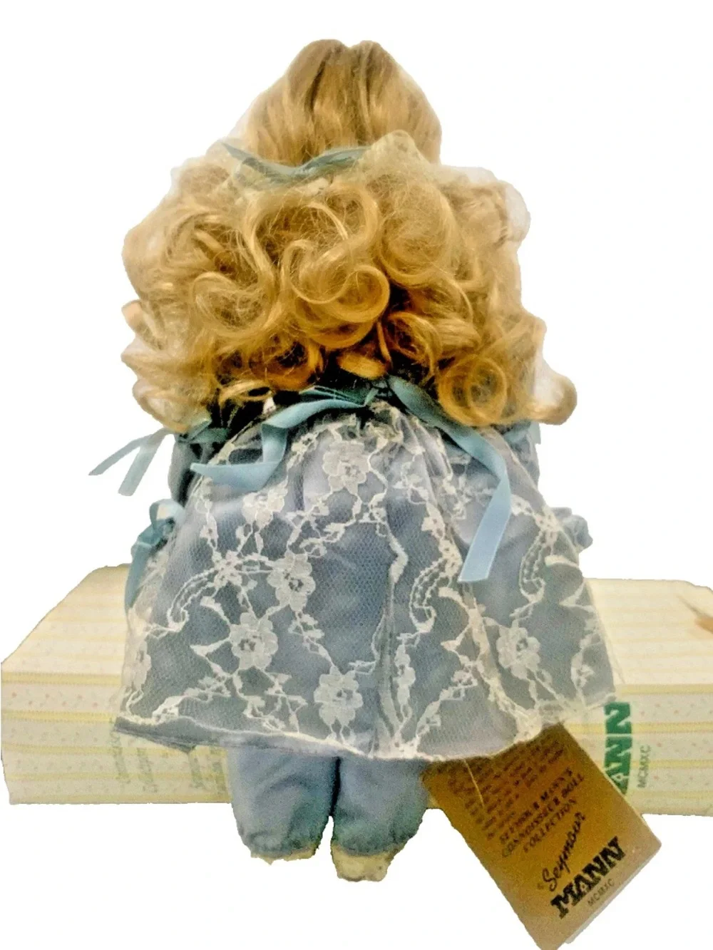 Seymour Mann Amanda Victorian Blue Lace Blond Hair Blue Eyes Porcelain Doll 16